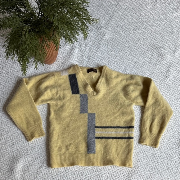 Lyle & Scott Soft Yellow LambsWool Sweater Kids Size M - Picture 1 of 6